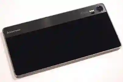 Lenovo predstavio fotoaparat-smartphone Vibe Shot