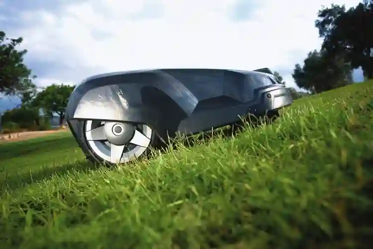 Husquarna predstavila pametnu robotsku kosilicu Automower