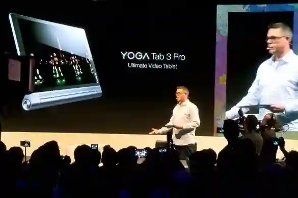 Yoga Tab 3 Pro u sebi ima projektor koji može projicirati 70-inčnu sliku