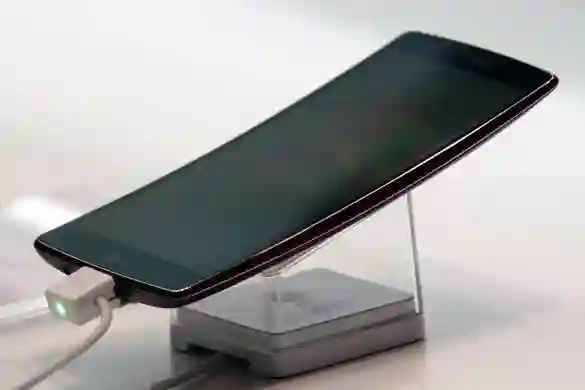 LG G4 dolazi s lagano zakrivljenim zaslonom