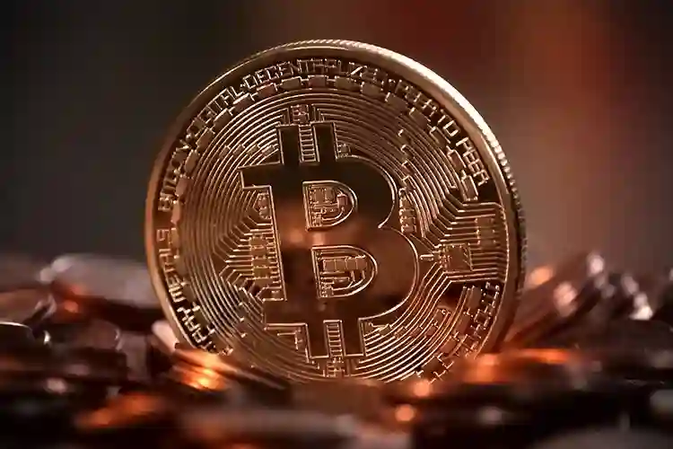 Bitcoin juri prema granici od 10,000 dolara