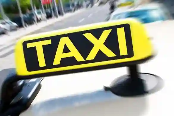 Novi zakon treba dovesti reda na tržište taksi usluga uključujući i Uber