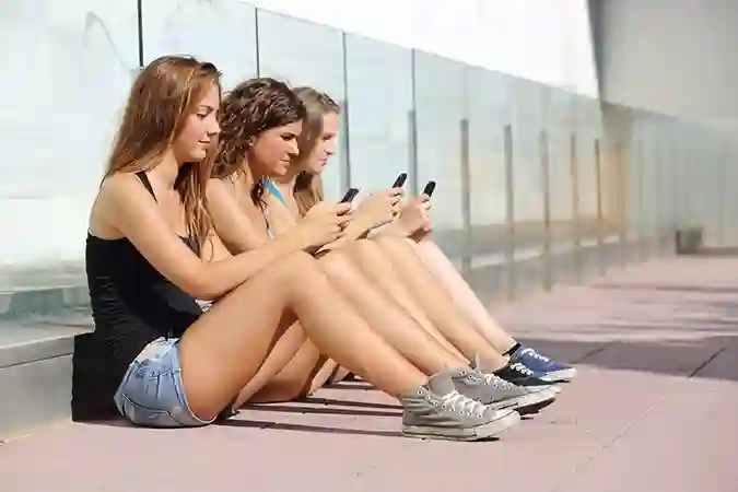 Pametni telefoni pretekli TV u popularnosti među mladima