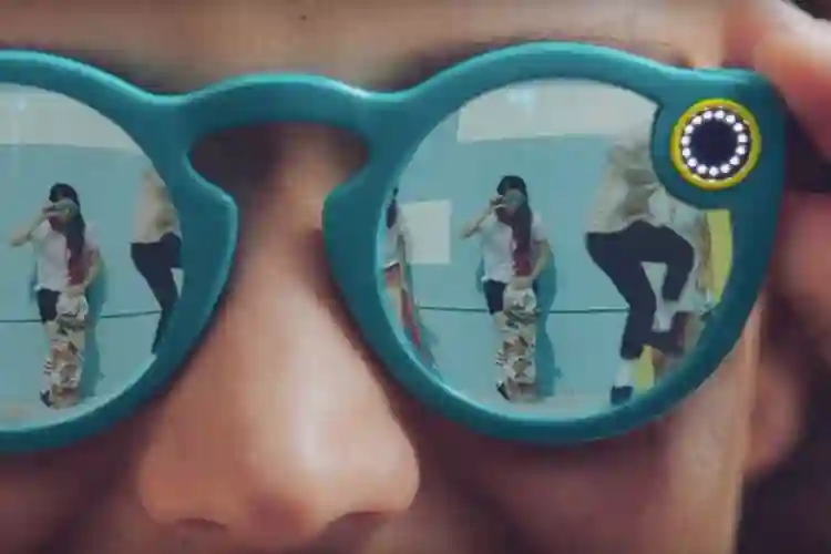 Snapchat promjenio ime u Snap i prestavio naočale s kamerom