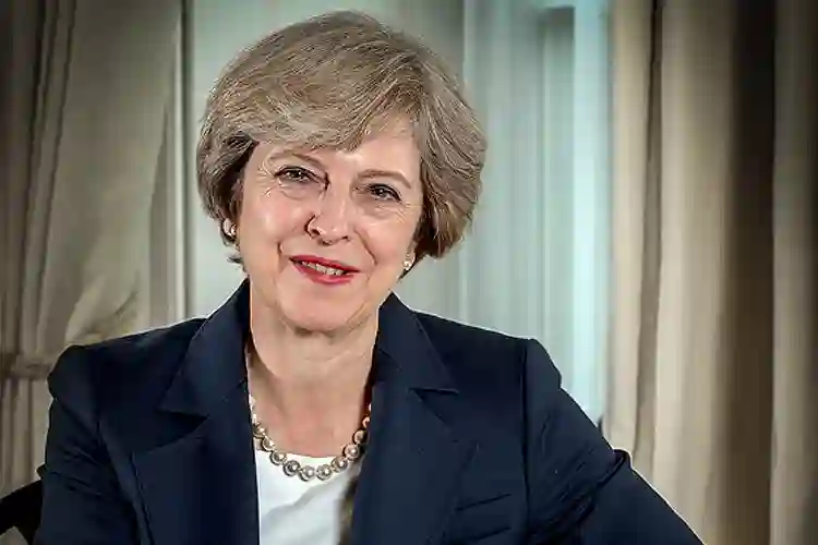 Britanska premijerka Theresa May želi da Vlada kontrolira i regulira internet