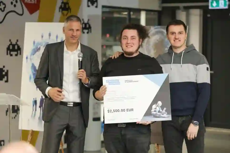 Pobjednik prvog AI Business Hackathona je tim SWIPE SPEC