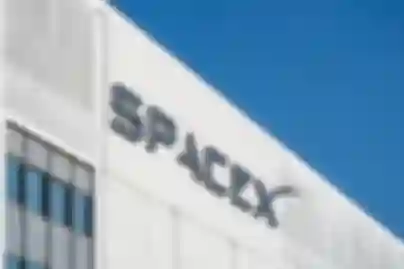 SpaceX kupuje frekvencije za mobilnu mrežu