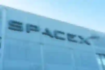 SpaceX najavljuje novu satelitsku uslugu za mobitele 2028.