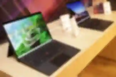Lenovo koristi oporavak PC tržišta i val AI poslužitelja dok rast memorijskih troškova mijenja strukturu potražnje