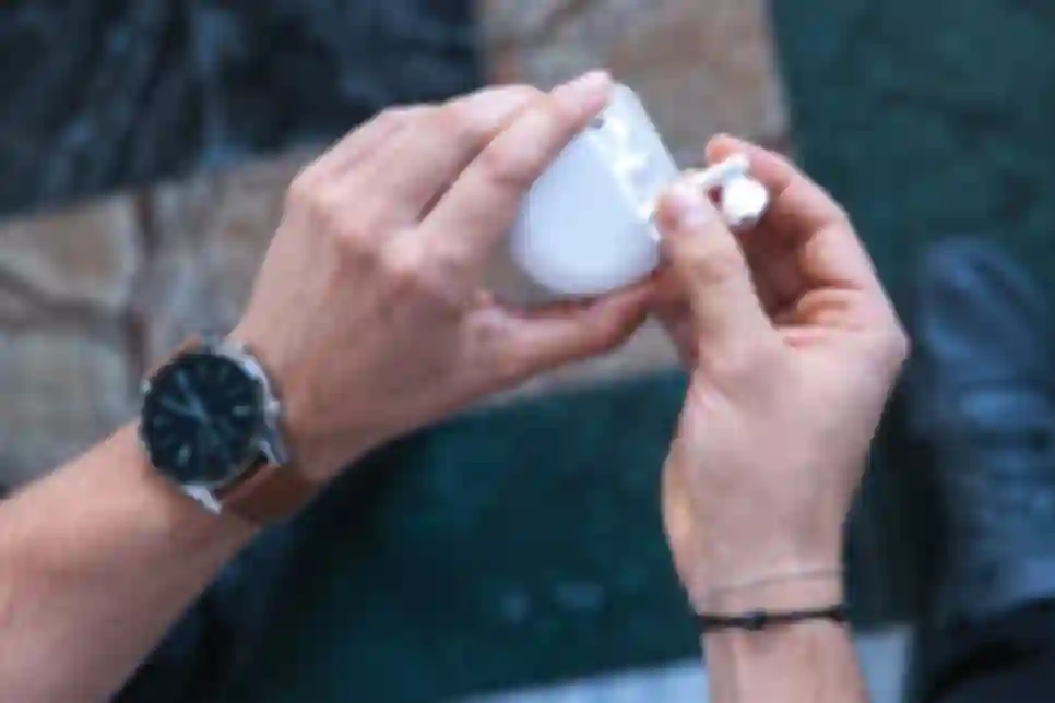 Tržišne isporuke nosivih uređaja povećat će se za 5 posto u 2024.