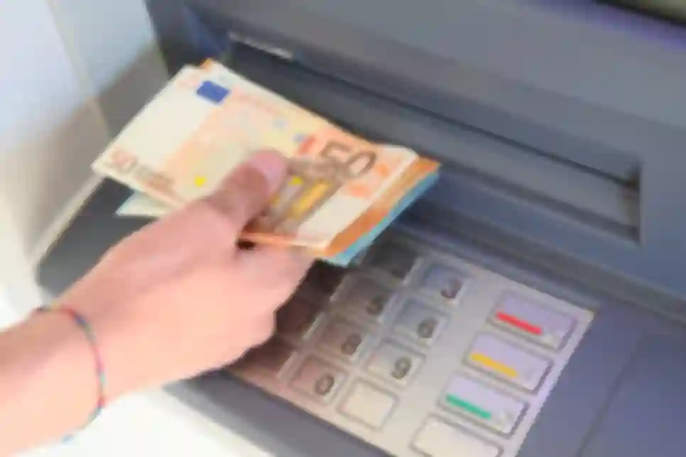 Sve više ljudi želi raditi za državu, radnici poručuju da je za normalan život potrebno oko 2.000 eura