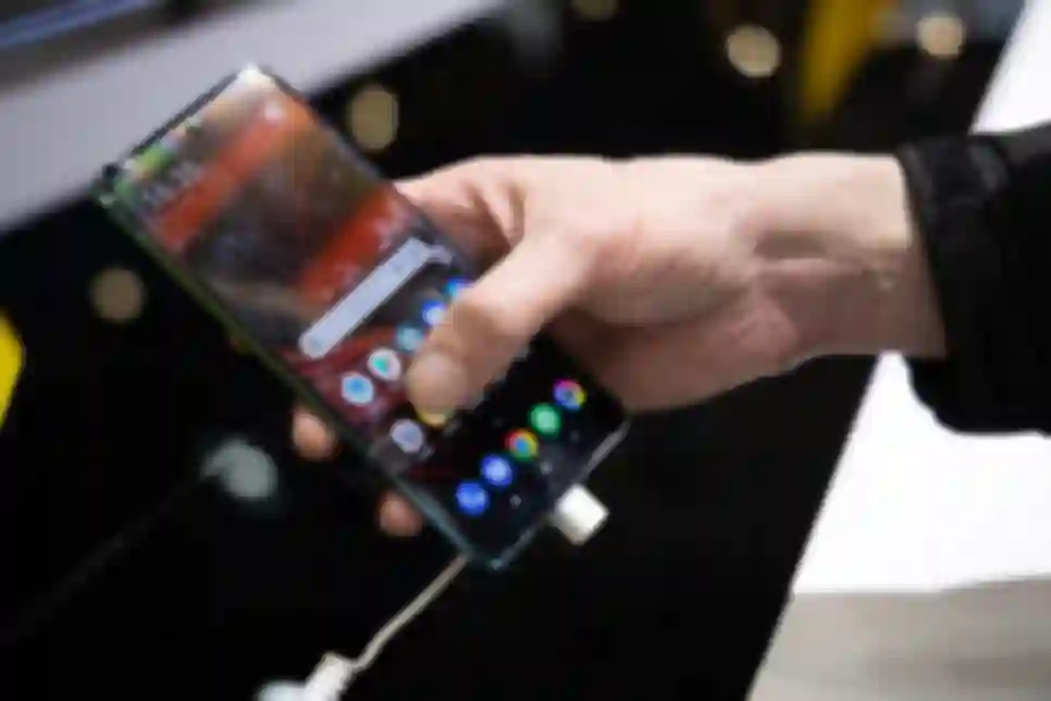 MWC 2022: Oppo demonstrirao brzo punjenje od 240W koje potpuno napuni mobitel za 9 minuta