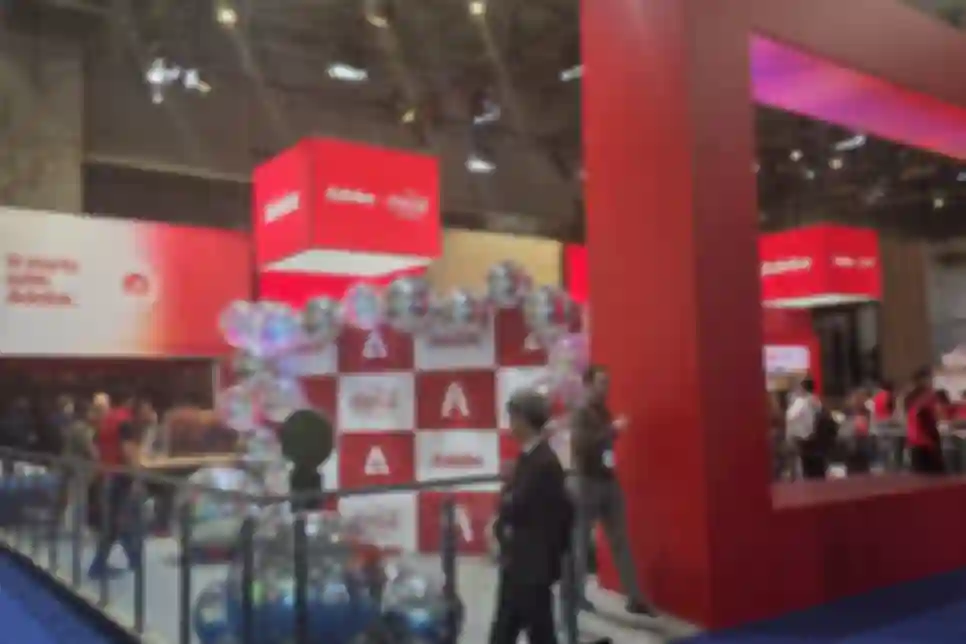 Adobe uvodi Firefly AI asistenta i spaja kreativne tokove rada s Anthropicovim Claudeom