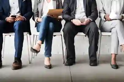 Rast broja ugovora 'za stalno', najtraženiji radnici u Hrvatskoj i dalje prodavači, konobari te skladištari