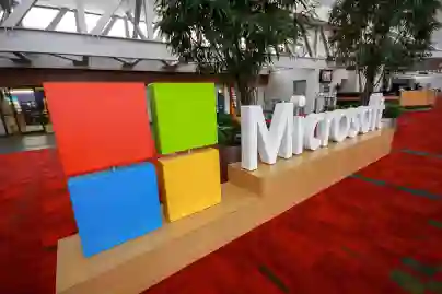 Microsoft dijeli otkaze menadžerima jer želi zaposliti više programera