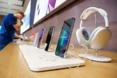 Isporuke OLED zaslona premašuju TFT LCD po prvi put