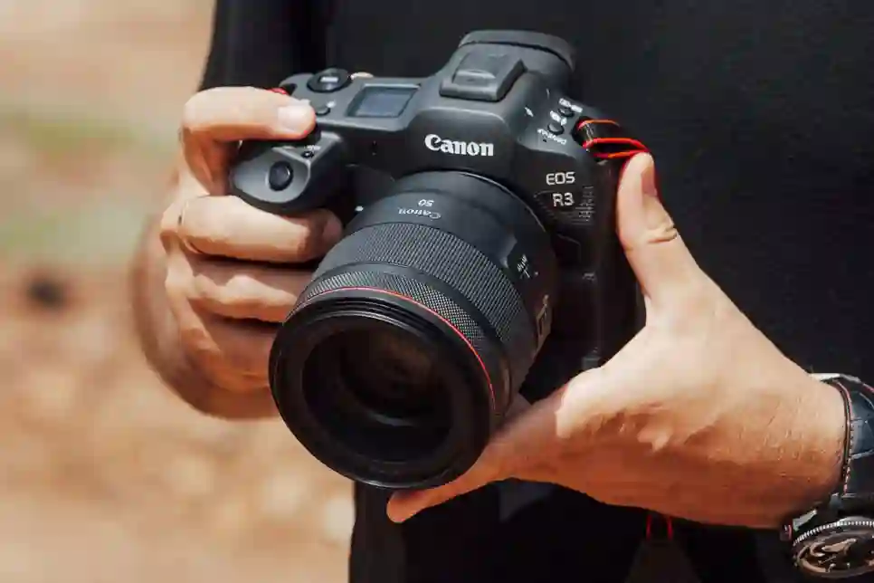Stigao Canon EOS R3