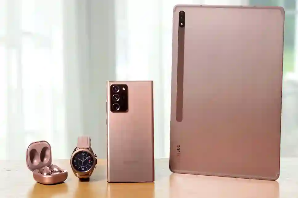 Uz novi Note i tablet, Samsung predstavio i  novi pametni sat i slušalice