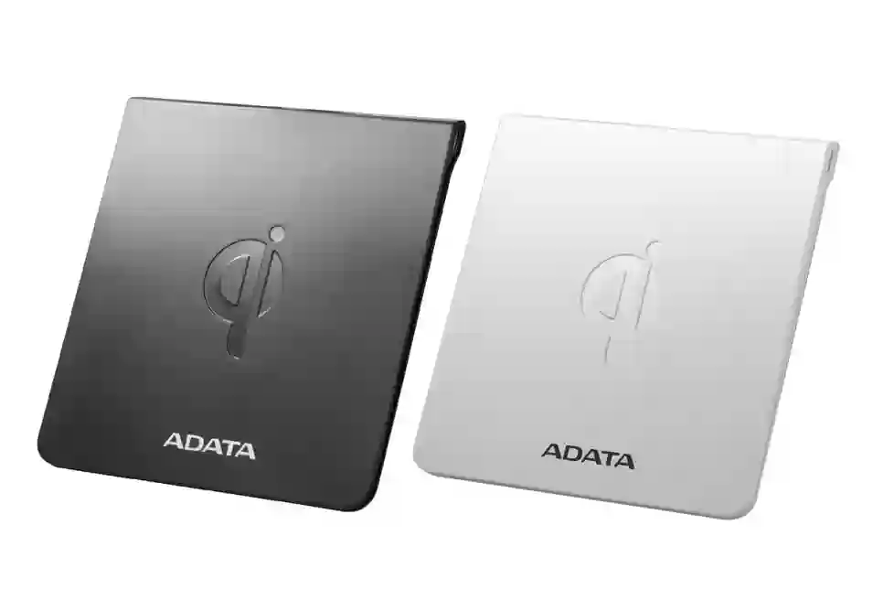 ADATA predstavila bežični punjač CW0050