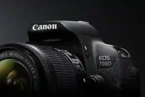 Canon deset godina prvi na tržištu SLR digitalaca