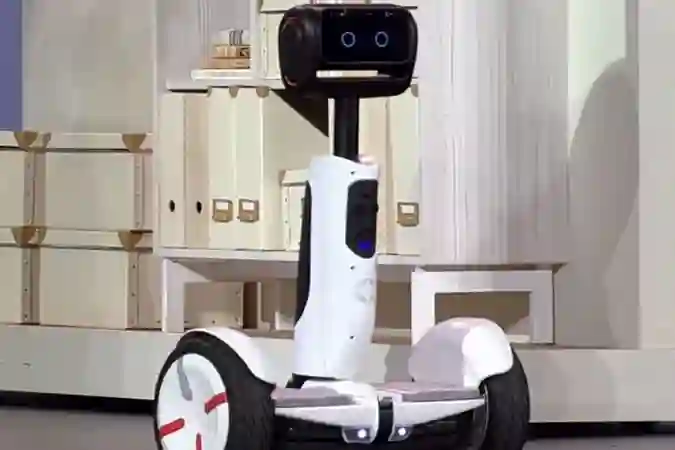 CES 2016: Intel i Segway udruženim snagama stvorili robota batlera