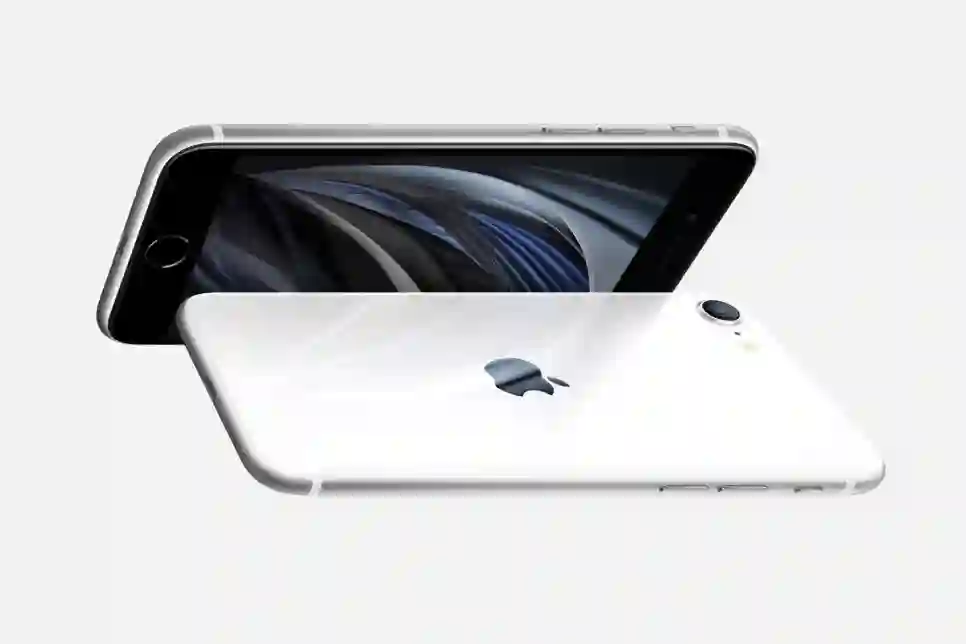 Apple predstavio novi iPhone SE, isplati li se u usporedbi s iPhone 11