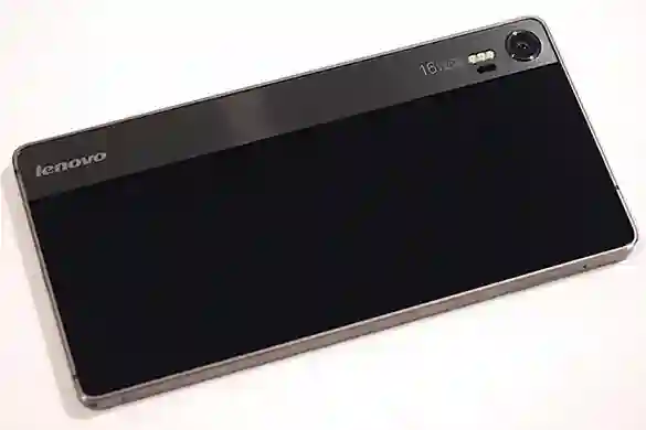 Lenovo predstavio fotoaparat-smartphone Vibe Shot