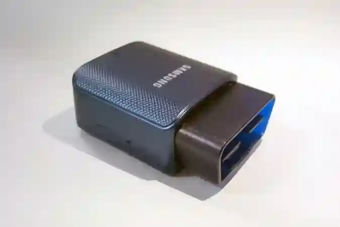 MWC 2016: Samsungov novi dongle povezuje auto na internet