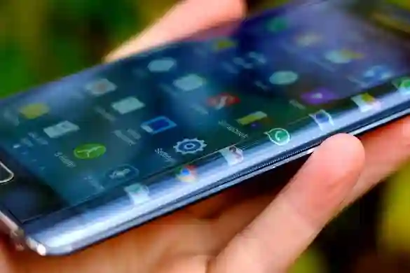 Samsung Galaxy S6 s trostranim zaslonom i ubojitom kamerom