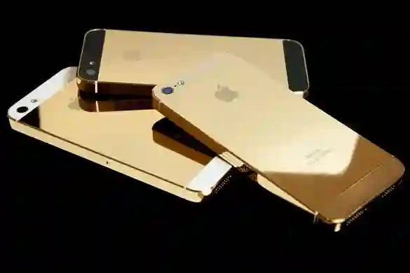 Što kažete na pozlaćeni iPhone 5S ukrašen dijamantima?
