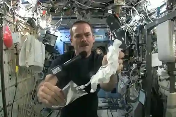 VIDEO: Znanstveni eksperiment sa mokrim ručnikom u svemiru