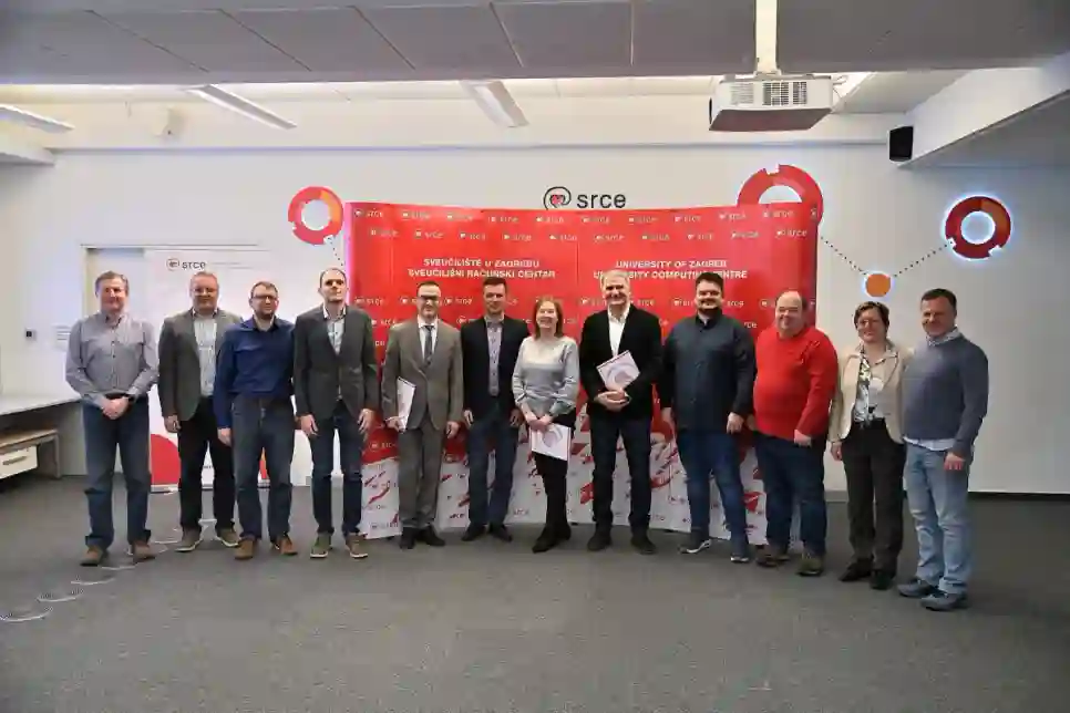 Započeo projekt izgradnje sustava za kolaboracijski rad s programskim kodom – OpenCode.HR
