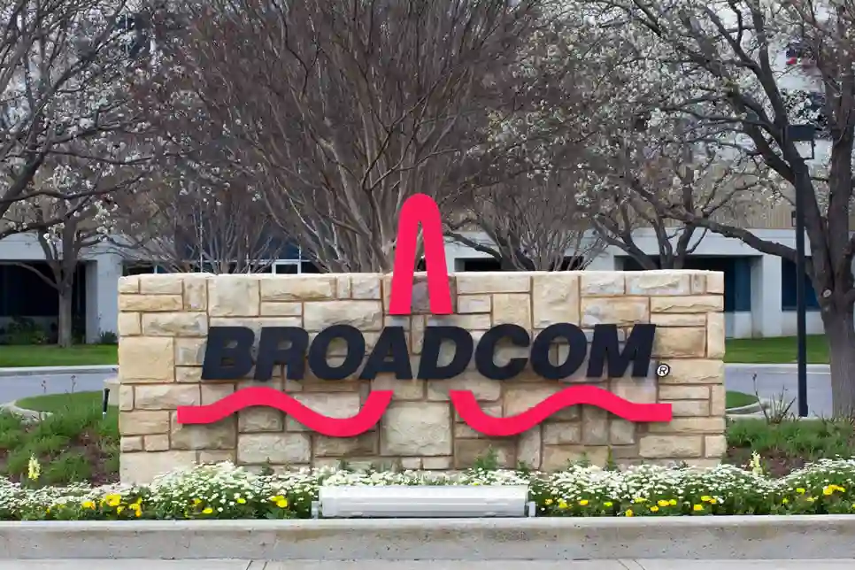 EK zaustavio analizu Broadcomova preuzimanja VMwarea