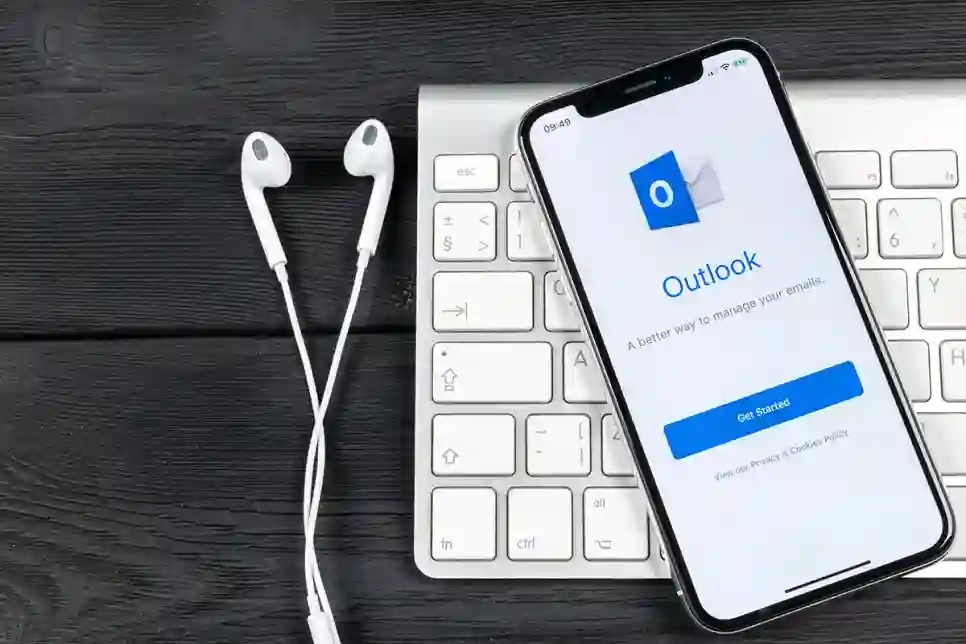 Microsoft stavlja još više reklama u Outlook za iOS i Android