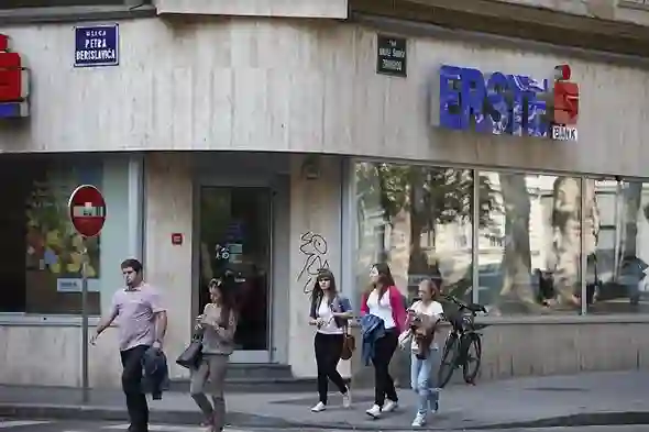 Erste banka privremeno otvara dodatnih  12 poslovnica za isplatu mirovina