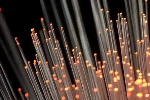Nova optička tehnologija provlači cijeli internet kroz vlakno debljine vlati trave