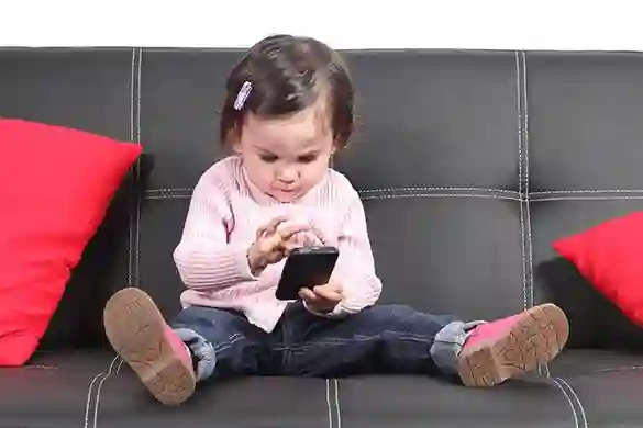 Pametni telefoni i tableti imaju negativan učinak na malu djecu
