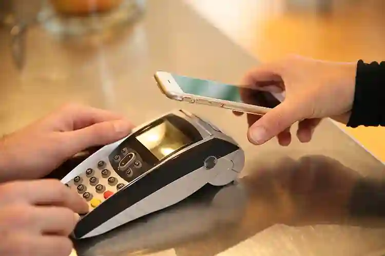 Erste banka korisnicima Visa debitnih kartica  omogućila korištenje Apple Pay usluge