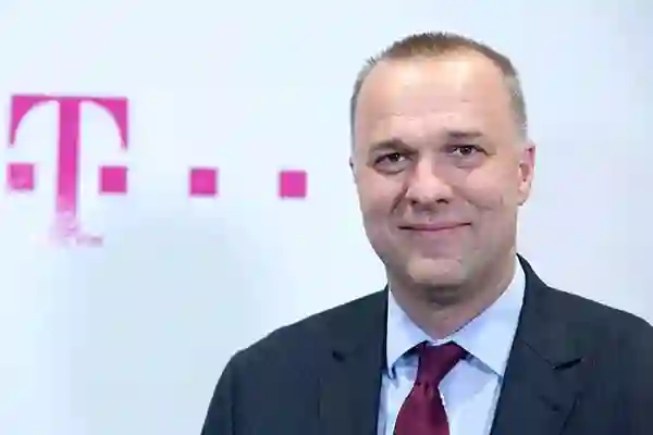 Davor Tomašković 1. travnja 2019. odlazi iz HT-a, njegovim nasljednikom imenovan je Konstantinos Nempis