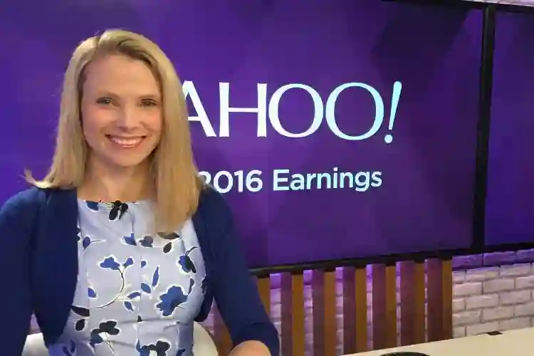 Yahoo nakon preuzimanja smanjuje Upravu i mijenja ime