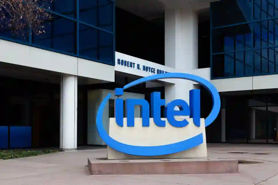 Intelovi novi mobilni procesori idu do 5GHz