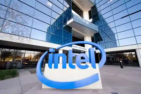 Intel uči iz grešaka i drži se Androida