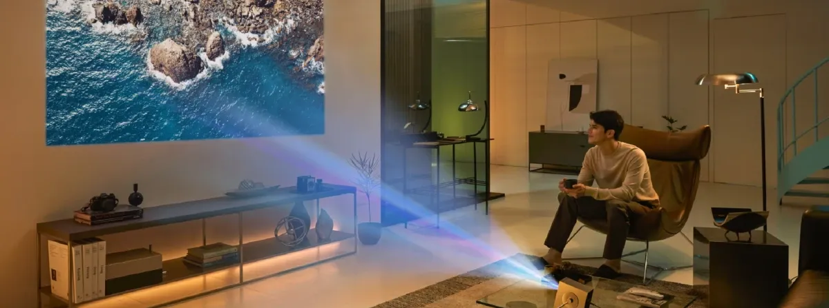 LG CineBeam Q projektor nudi 4K rezoluciju i može se koristiti na otvorenom