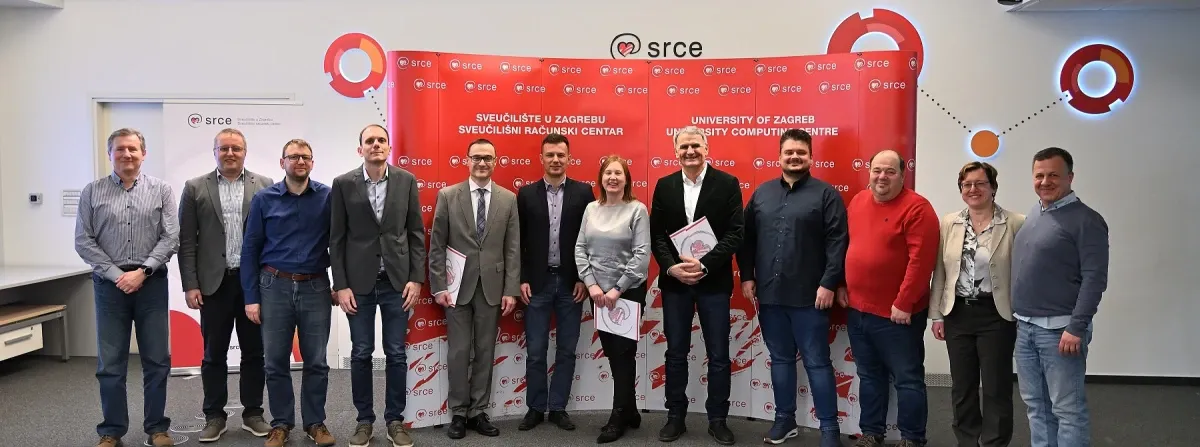 Započeo projekt izgradnje sustava za kolaboracijski rad s programskim kodom – OpenCode.HR