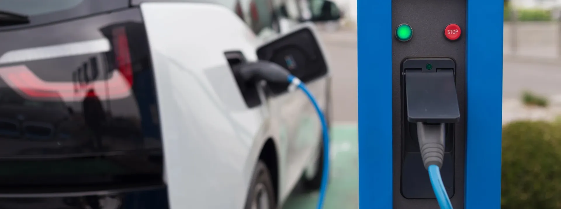 Električni automobili pod povećalom što stvarno znamo o riziku od požara?