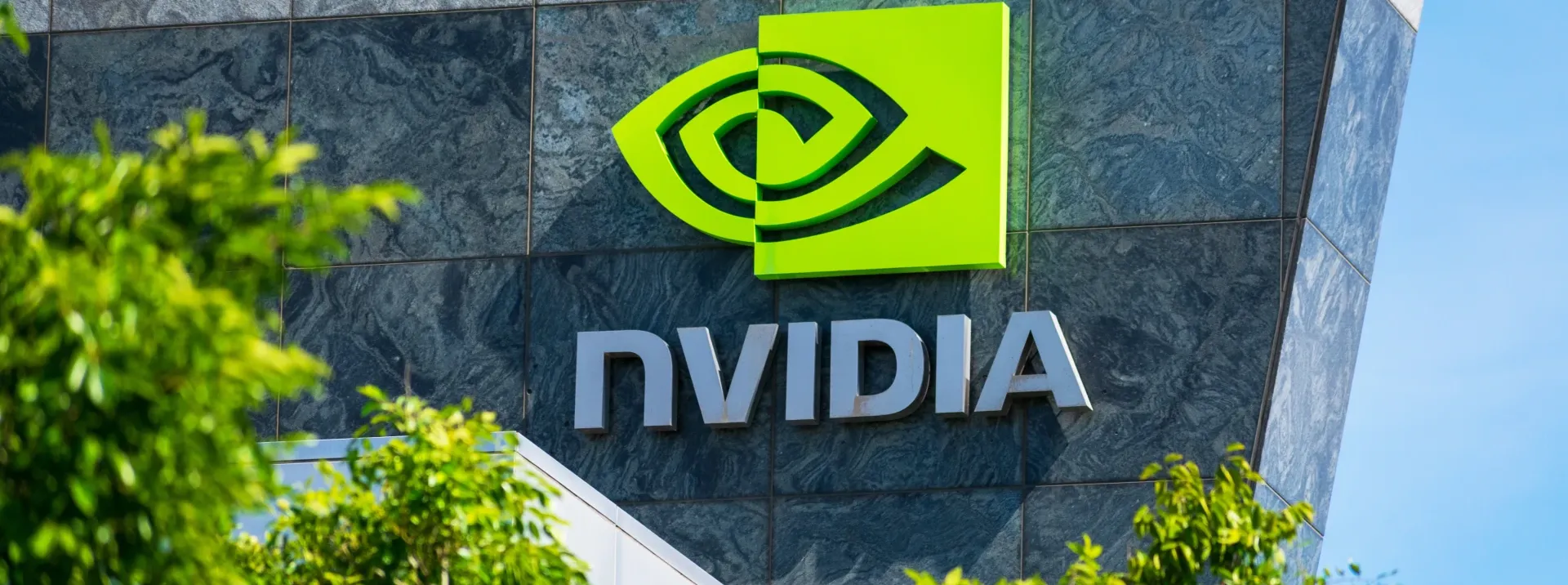 Nvidijino širenje prema IREN-u potvrđuje da se AI više ne gradi samo kroz čipove nego kroz cijele podatkovne kampuse