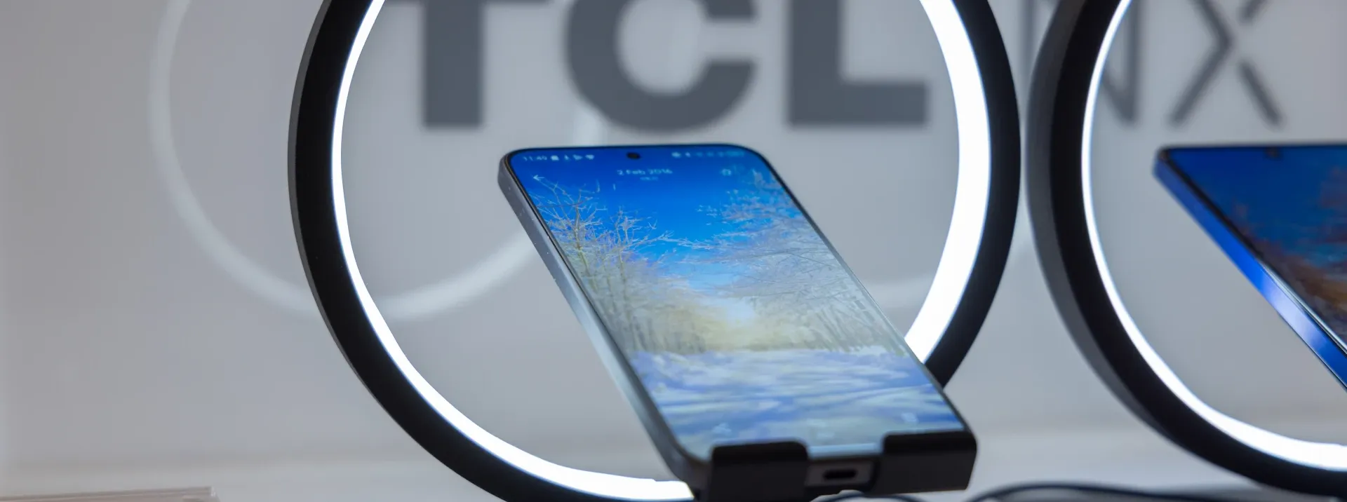 Novi TCL koncept spaja AMOLED i papirnati zaslon bez odsjaja