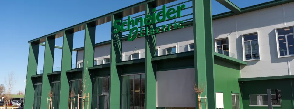 Schneider Electric ulaže dodatnih 44 milijuna eura u proširenje tvornice u Dunavecseu