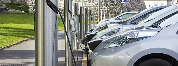 Prodaja električnih automobila prvi put nadmašila prodaju onih na fosilna goriva