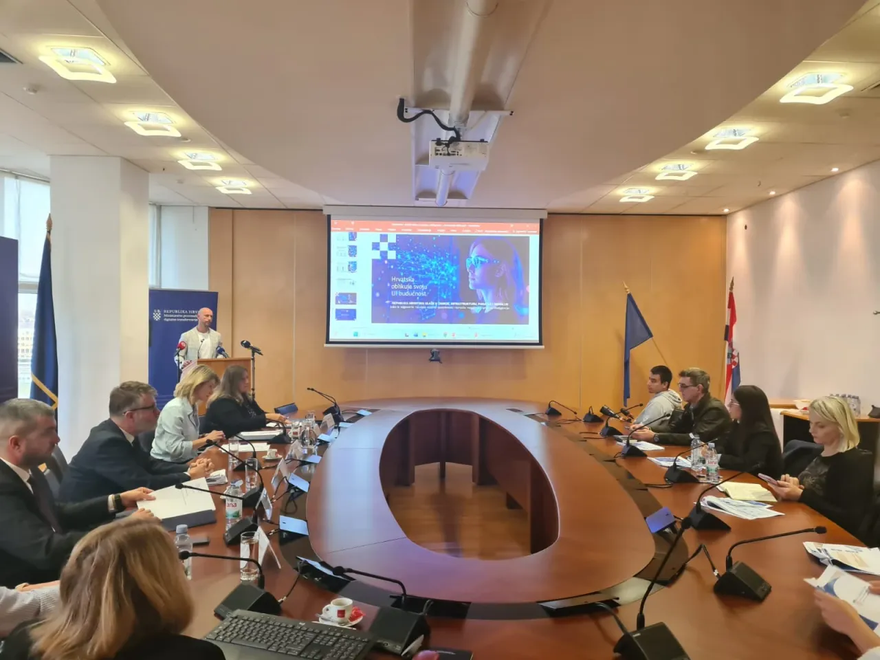 Ministar Habijan predstavio Nacionalni plan za razvoj umjetne inteligencije do 2032., predviđeno 932,1 milijuna eura